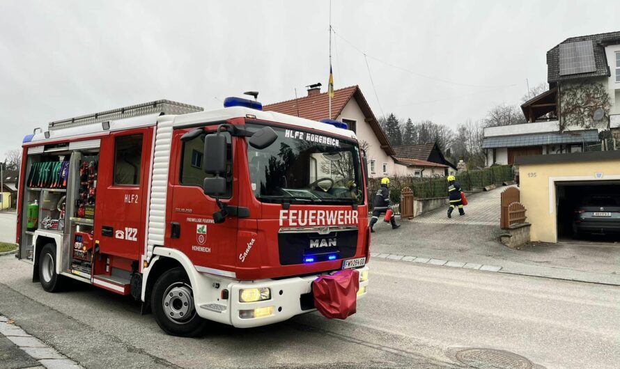 Kaminbrand (B1) in Hoheneich  Heute Vormittag wurde die Freiwillige Feuerwehr H…